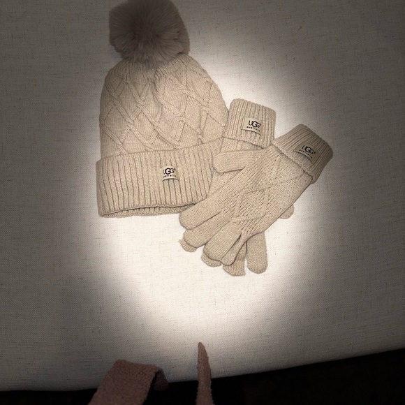 UGG tan hat and gloves